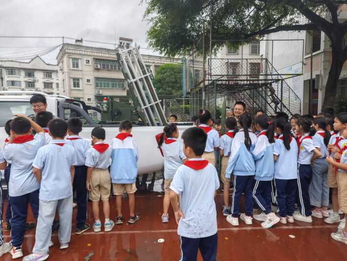 科普进校园 科学伴成长宣传报道(1)(1)1120.png